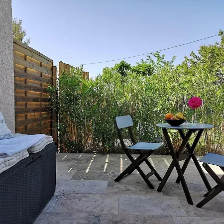 Propriete De Pour 12 Personnes Avec Piscine Et Jacuzzi Villa Bagard