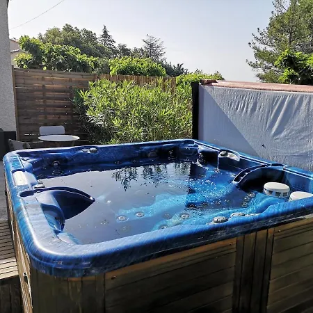 וילה Propriete De Pour 12 Personnes Avec Piscine Et Jacuzzi