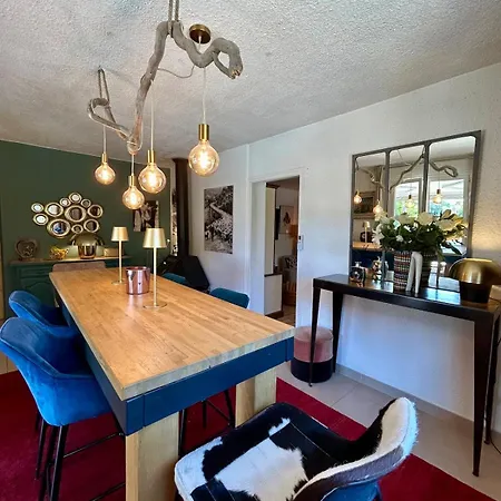 Propriete De Pour 12 Personnes Avec Piscine Et Jacuzzi Villa *