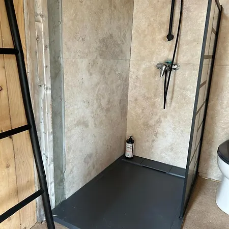 Propriete De Pour 12 Personnes Avec Piscine Et Jacuzzi וילה