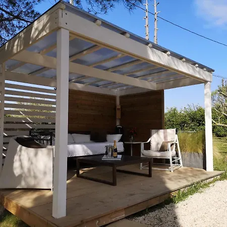 Propriete De Pour 12 Personnes Avec Piscine Et Jacuzzi Villa *