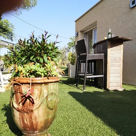 Propriete De Pour 12 Personnes Avec Piscine Et Jacuzzi